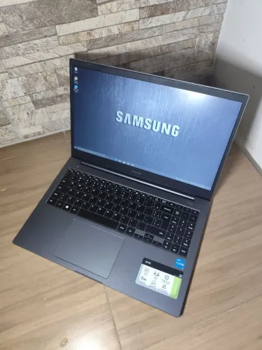 Notebook Samsung i3 de 11 geração - SSD NVMe 4.0 - placa de vídeo Intel