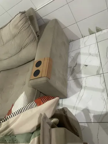 Sofá bege em ótimo estado
