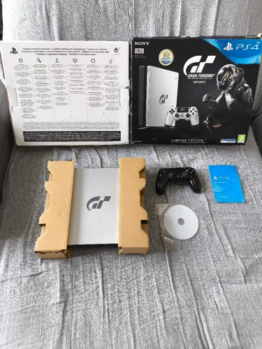 PS4 SLIM DESBLQD 1TB GoldHen Já com games instalados Leia o anuncio