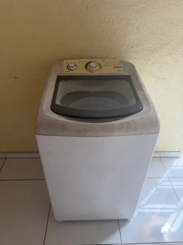 máquina de lavar funcionando
