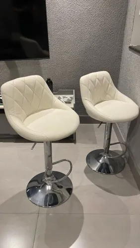 2 BANQUETAS EM COURO LUXO