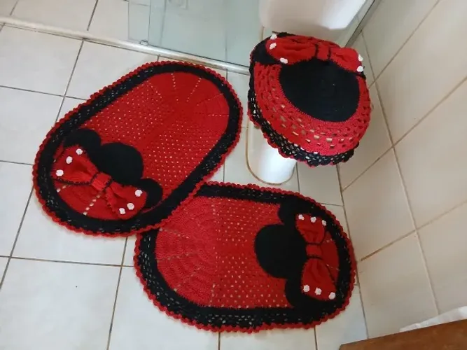 Kit Tapete Jogo de Banheiro Minnie Mickey Mouse Barbante Crochê 3 peças por encomenda