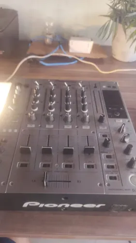 Mixer djm 850 com defeito na placa mãe.