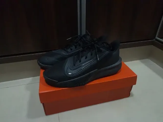 Tênis Nike precision 7