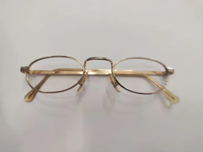 Armação De Óculos Vintage Metal Dourado Oval Retrô - Minimalista