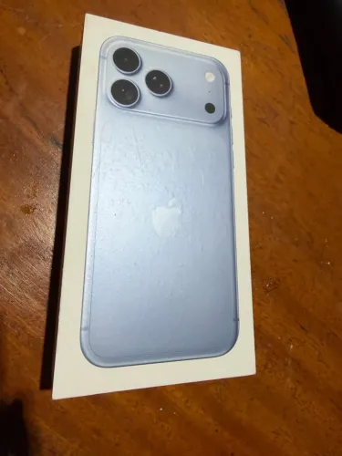 18 pro Max 256Gb lacr