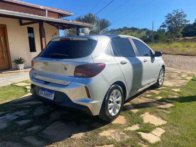 Chevrolet Onix Hatch LTZ 1.0 12V TB Flex Mec. 4P 2020