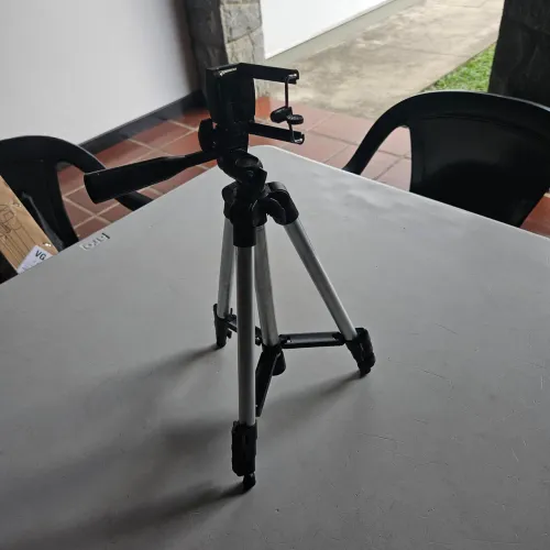 Tripé, suporte para , camera, celular , lampada ou nivel a laser