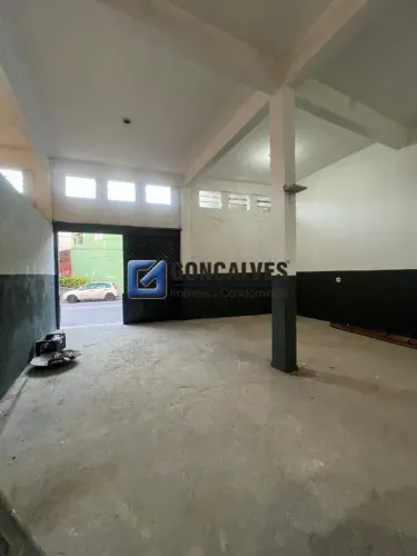 Salão Comercial para Locação em Vila Palmares Santo André/SP por R$ 6.500/mês