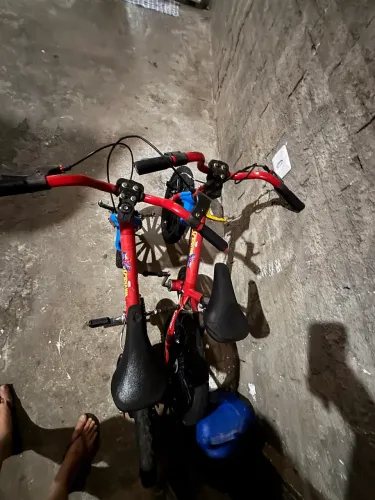 Vende se duas bicicleta