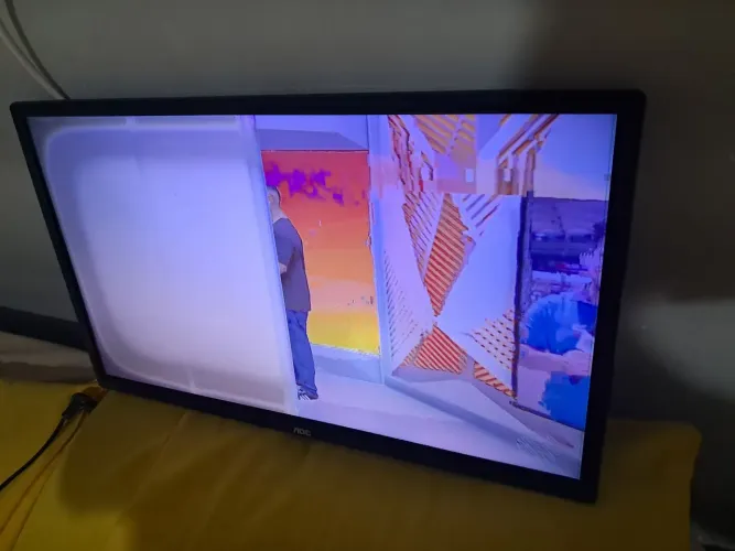 Tv aoc com defeito