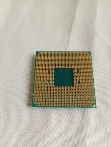 Processador AMD Athlon 200GE.