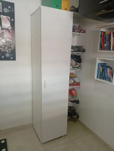 Armário multiuso com rodinhas LEIA O ANÚNCIO