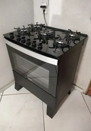 Fogão mesa de vidro 5 bocas praticamente novo e funcionando tudo perfeitamente