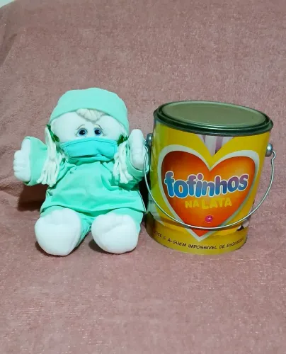 Boneca Anjinha médica/enfermeira - Fofinhos na Lata