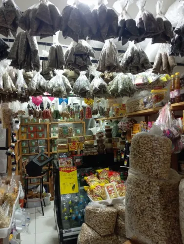 Vaga de emprego em loja de produtos naturais, loja pequena.