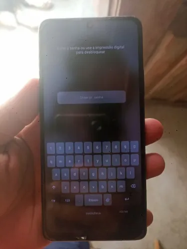 Telefone foi utilizado pela minha esposa estou vendendo ele por r$ 500 de procedência