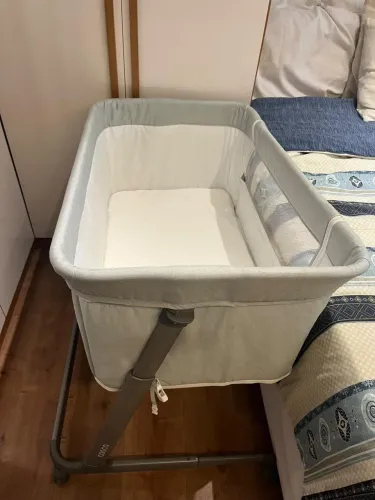 Berço Co-bed Pluggy - Cosco Kids cinza claro 