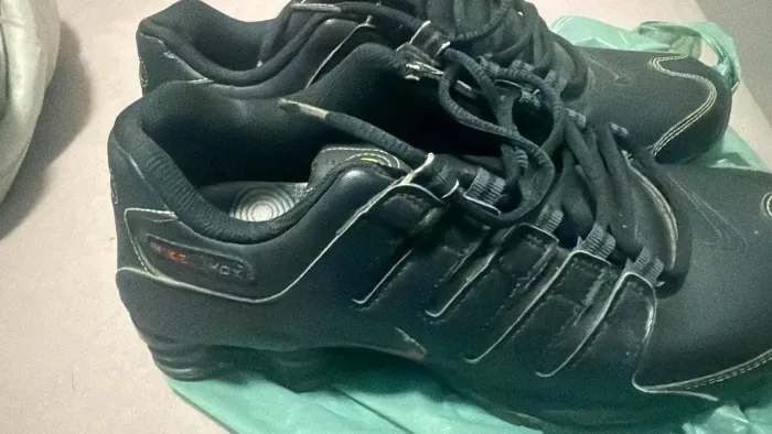 Tênis Nike shox