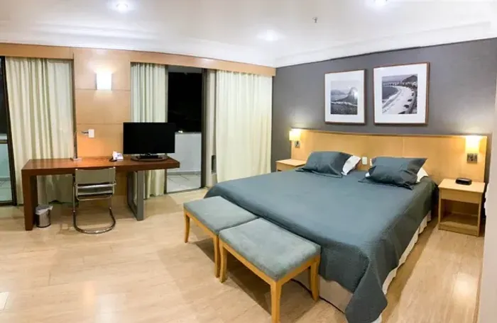 Suite com varanda e garagem na Barra da Tijuca  - Mediterraneo Flat Barra