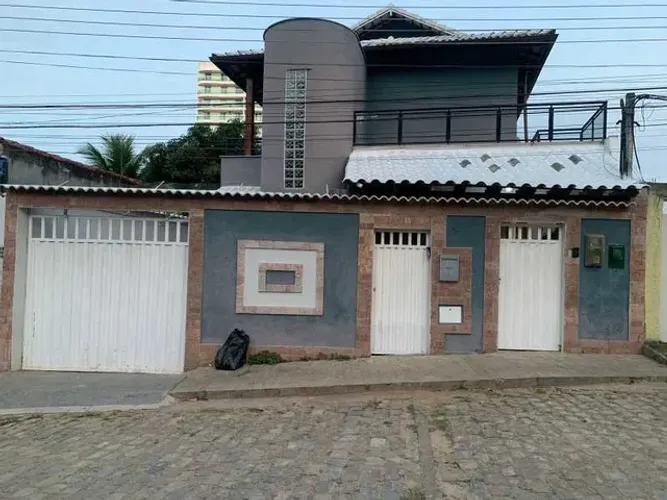 Casa de rua : Duplex / Residencial / Centro