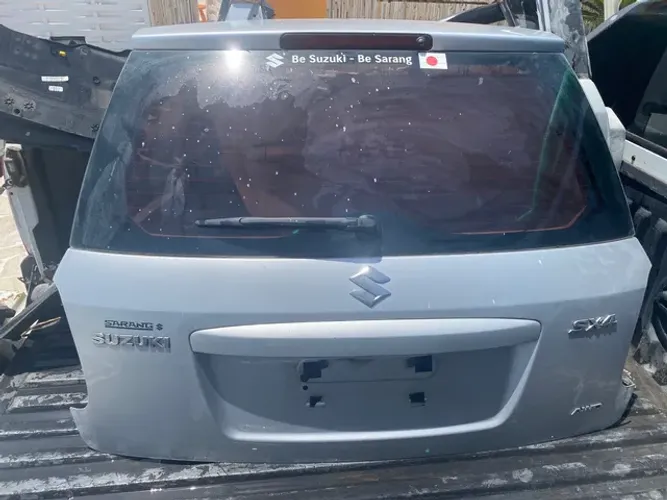 Tampa de mala Com Vidro Suzuki Sx4 2009 a 2014