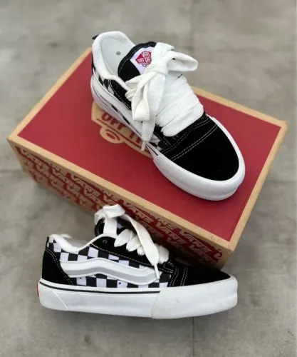 Vans KNU