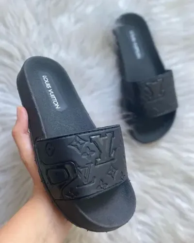 Chinelo slide Louis Vuitton 