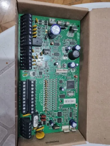 Central de Alarme Paradox SP7000