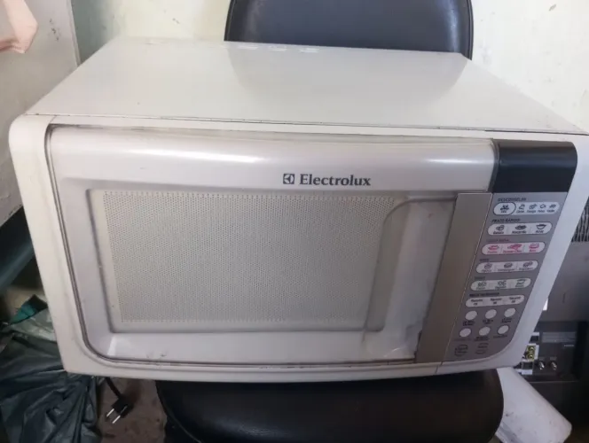 Microondas com defeito .