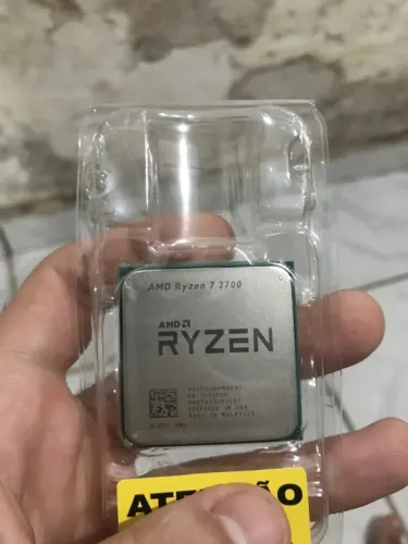 Processador gamer AMD Ryzen 7 2700 de 8 núcleos e 4.1GHz de frequência 