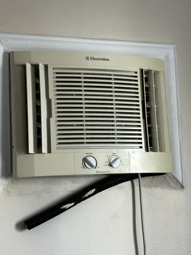 Ar-condicionado de janela Electrolux Maximus 7.500 btus/127w