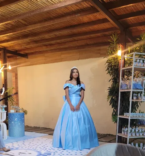 Vestido debutante 3 em 1 usado apenas uma vez