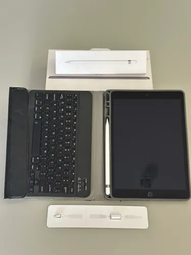 iPad 7 geração 32 Gb com Capa, Apple Pencil e teclado Slim