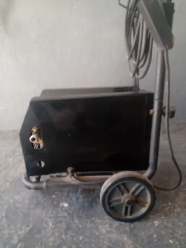 Máquina de Lavar Alta Pressão - Limpeza Profunda