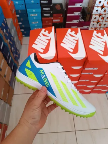 Chuteira society 38 ao 43.