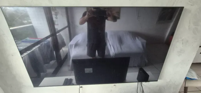 TV Smart Samsung 55 4K Crystal com falha na tela.