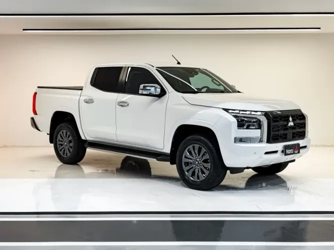 Mitsubishi TRITON HPE-S 2.4 CD 4X4 TB Diesel Aut. 2026