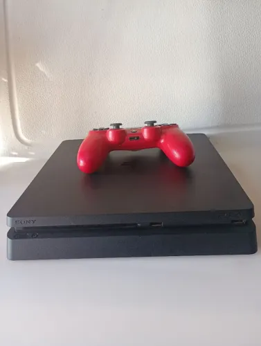 Playstation 4 + Controle tá cd-j Goldhen 1150
