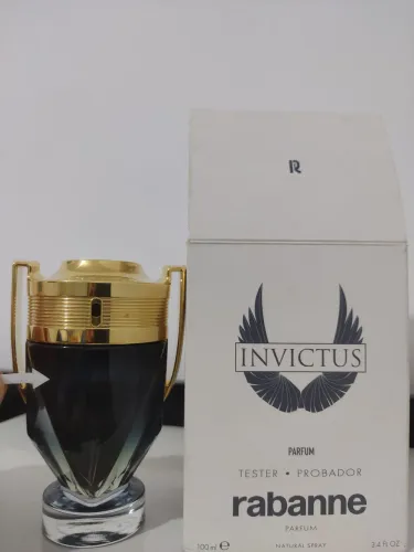 Invictus parfum (tester) aprox. 80%