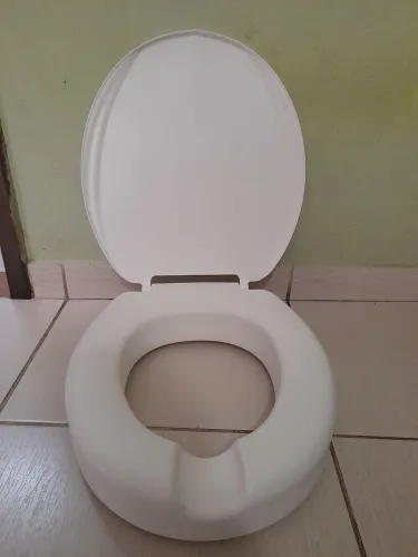 Assento elevado para vaso