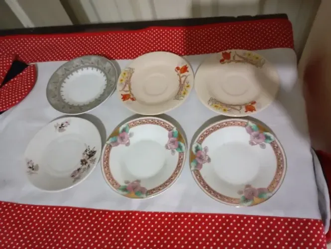 porcelana antiga de cafe pequena todas por 60,00