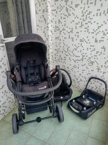 Carrinho de bebê + Bebê Conforto Safety 1st (com base veicular)