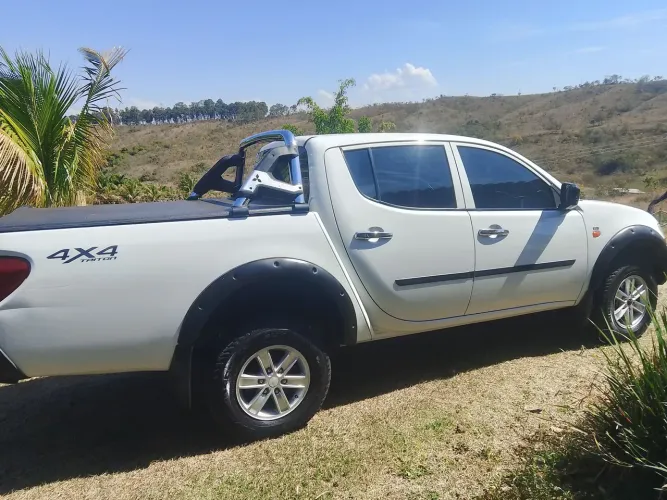 Mitsubishi L200 Triton GL 3.2 CD TB Int. Dies. Mec. 2017