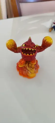 Skylanders - Eruptor (usado)