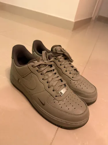 Tênis Nike Air Force 1 ?07 verde militar 