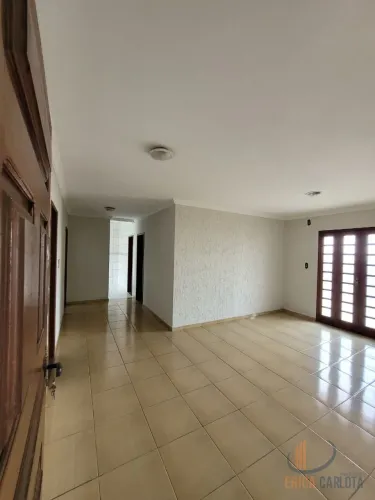 Casa para locação de 03 quartos no bairro de Lourdes em Conselheiro Lafaiete MG