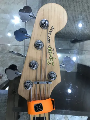 Baixo Squier Jazz Bass by Fender