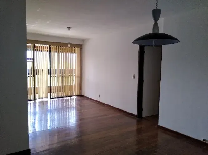 Avenida Lúcio Costa 6600
