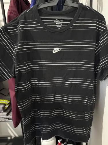 Camiseta Nike Sportswear 